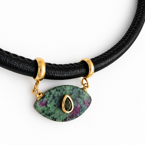 Eye Catching Necklace
