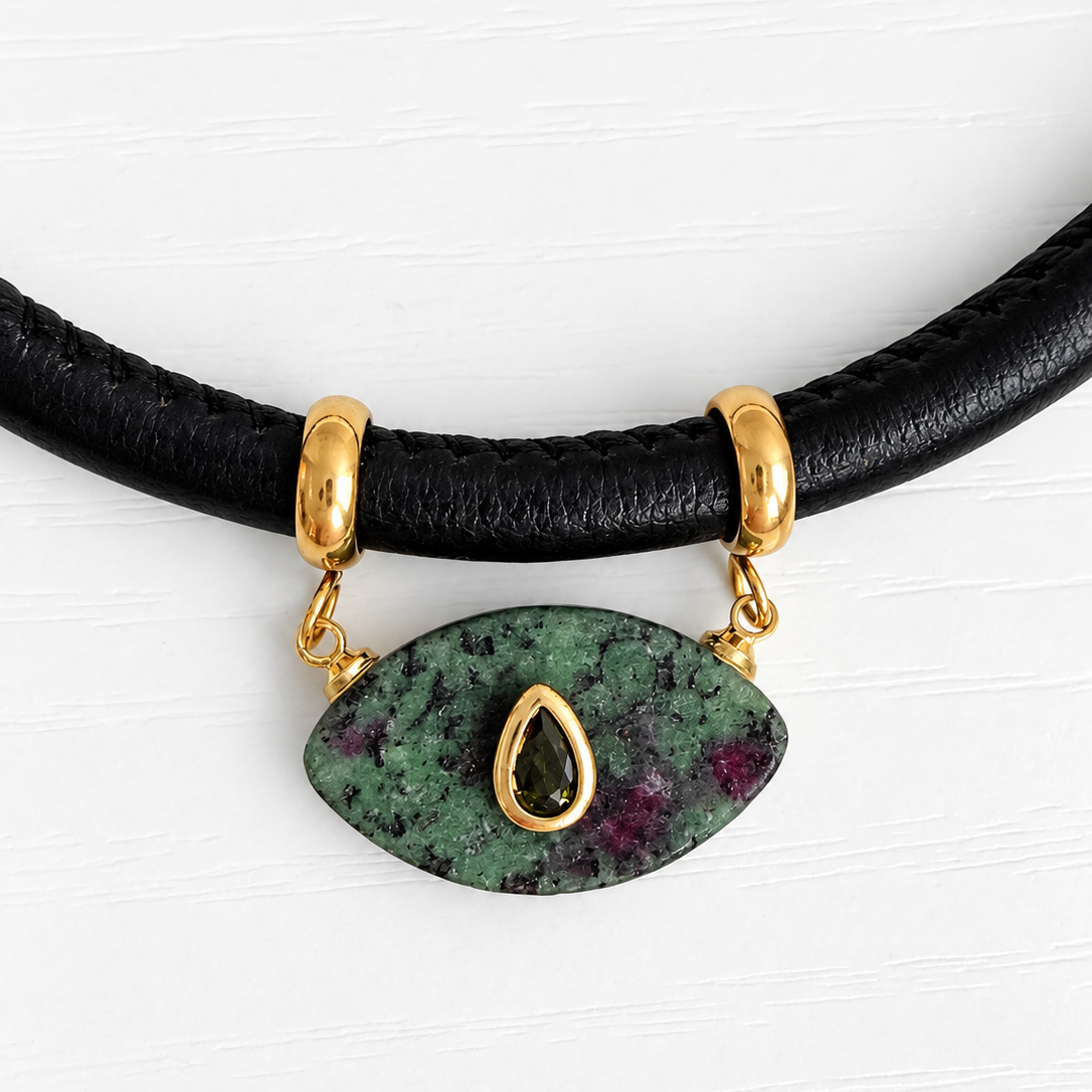 Eye Catching Necklace